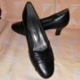 Дамски черни обувки, снимка 1 - Дамски обувки на ток - 36333965