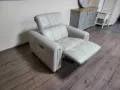 Светло сив-кремав кожен фотьойл с електрически релакс механизъм, снимка 11