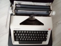  Германска пишеща машина OLYMPIA 1974 г., снимка 4