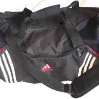 Спортна чанта Adidas. Размери 57 x 30 x 22 см, снимка 3 - Чанти - 44590101