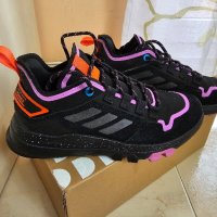 Продавам дамски маратонки adidas, снимка 3 - Кецове - 44179278