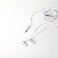 Сребристи метални слушалки с кабел - Две на цената на една, снимка 3 - Слушалки, hands-free - 38094284