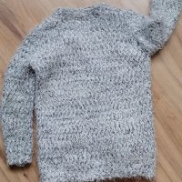 Пухкава и топла жилетка , снимка 2 - Детски пуловери и жилетки - 39406826