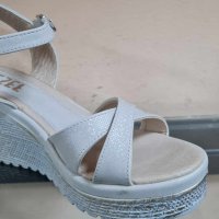 Дамски сандали на платформа код.35, снимка 1 - Сандали - 41390493