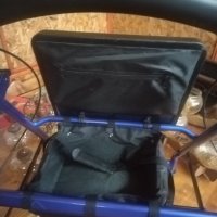 Много лека и удобна сгъваема проходилка ролатор с мека седалка и облегалка. Оборудвана е с две спира, снимка 6 - Ролатори - 44341228