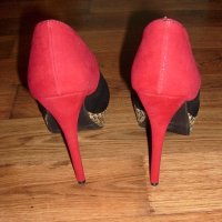 Високи обувки , снимка 2 - Дамски обувки на ток - 40993708