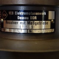 резолвер VEB Elektromotorenwerk typ 1969.1 resolver with measuring transmission 1:5, снимка 5 - Резервни части за машини - 40196177