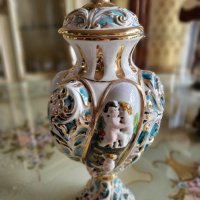 Италианска порцеланова ваза 032, снимка 1 - Антикварни и старинни предмети - 38823342