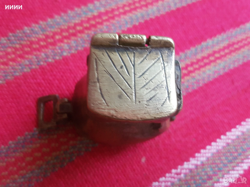 Бронзова кутийка за евзи фишеклък , снимка 1