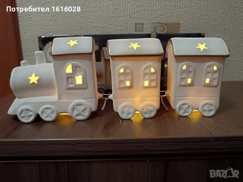 Керамичен Коледен светещ влак., снимка 1