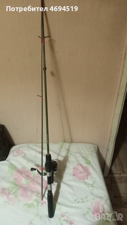 Продавам ретро въдица с макара, снимка 1