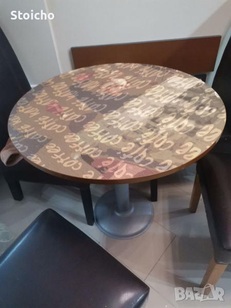 Трапезна маса с четри стола, снимка 1