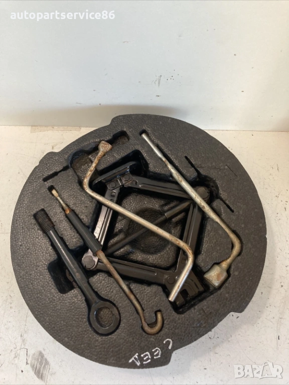 Комплект инструменти с крик за KIA Ceed 1.6 CRDi (2008) 09148-1H000, снимка 1