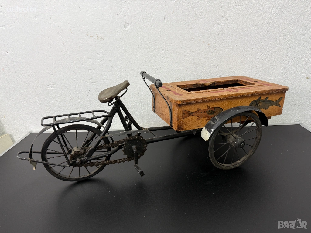 Ретро количка на уличен продавач на риба. №7831, снимка 1