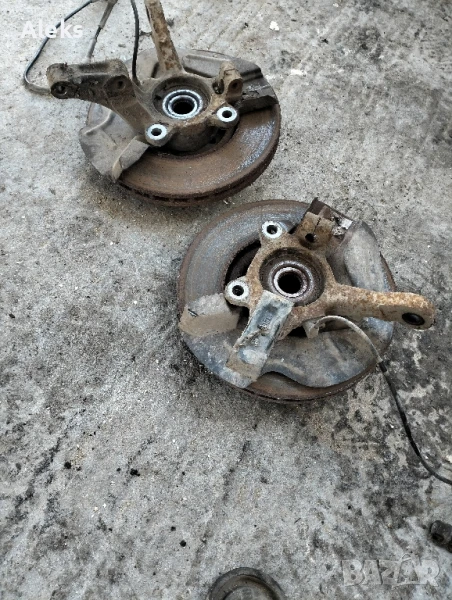 шенкел главина за ланчия федра Пежо 807 Ситроен ц8 , снимка 1