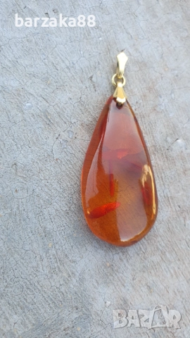 Кехлибарена висулка Кехлибар, снимка 2 - Колиета, медальони, синджири - 52209568
