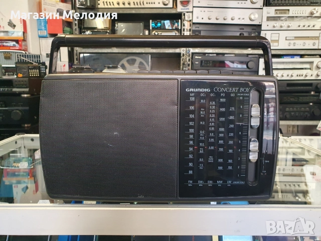 Радио Grundig Concert Boy 230 В перфектно техническо и много добро визуално състояние.