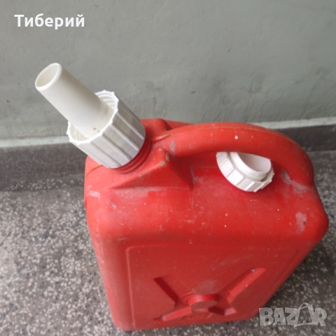 Пластмасова туба