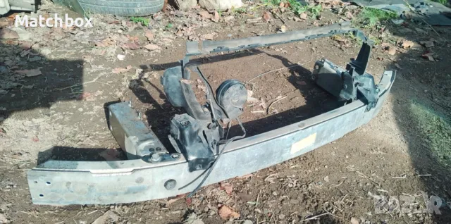 Греда предна броня за Мерцедес W211 280 2004г, снимка 2 - Части - 49929060