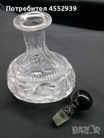 Кристална бутилка и чинийки , снимка 3 - Сервизи - 53740031