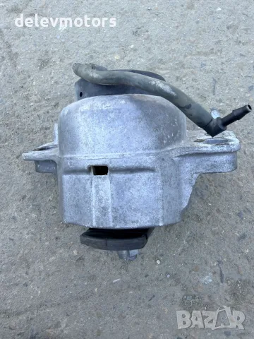 m8a2-6a002-bd десен тампон за двигател от Land Rover Range Rover Velar (L560) 3.0 D
