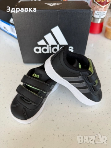 Детски маратонки Адидас, снимка 5 - Детски маратонки - 53853902