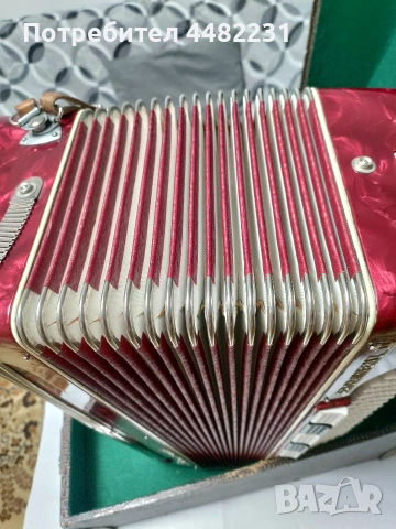 Продавам Немски акордеон Баркароле Проминенз2 4гласа с куфар , снимка 7 - Акордеони - 53040088