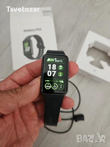 Продавам Samsung fit 3, снимка 2 - Смарт гривни - 55847952