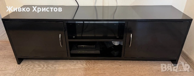 Тв шкаф черен гланц , снимка 3 - Шкафове - 53664452