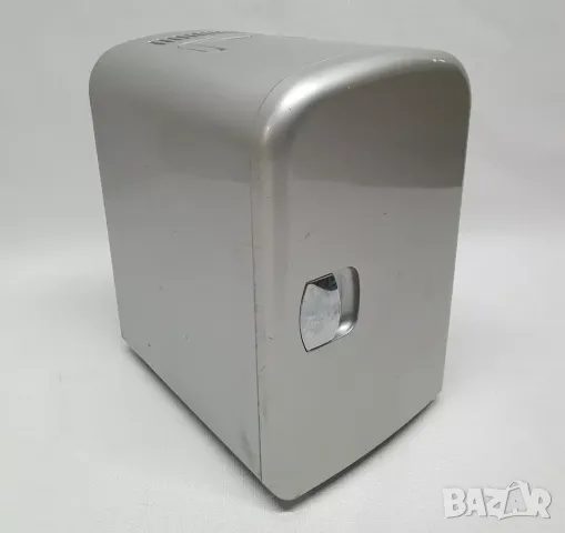 Многофункционален мини хладилник 12 и 220V, снимка 1
