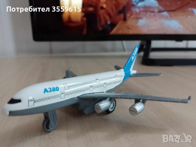 реалистичен модел на самолет А 380, снимка 2 - Колекции - 41862224