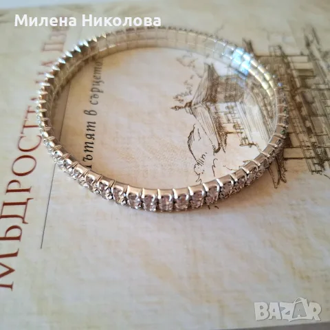 Гривна с бели камъни, снимка 3 - Гривни - 55978361