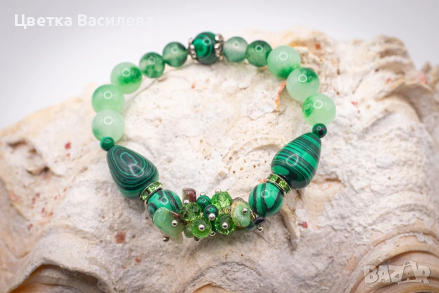 Гривна от полускъпжценни камъни, снимка 10 - Гривни - 53723548