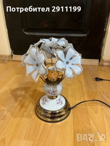 Красива настолна лампа, снимка 2 - Настолни лампи - 53785480