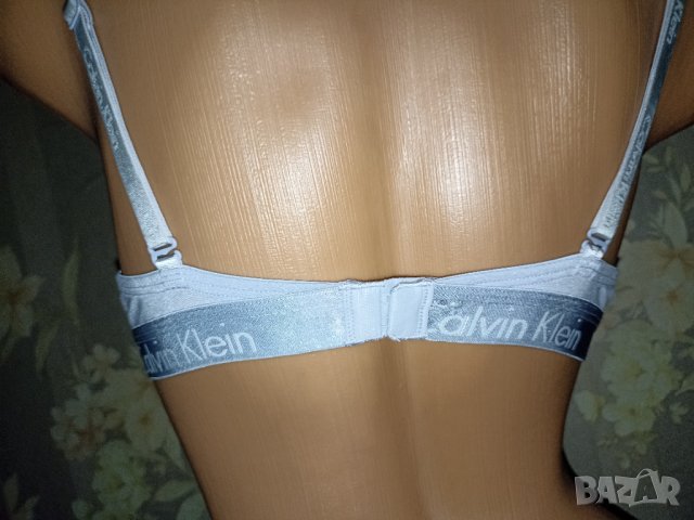 Calvin Klein 80 B-Светлосин сутиен с твърди чашки с банел , снимка 4 - Бельо - 42287637