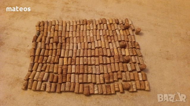 коркови тапи 320 бр, снимка 2 - Декорация за дома - 53078319