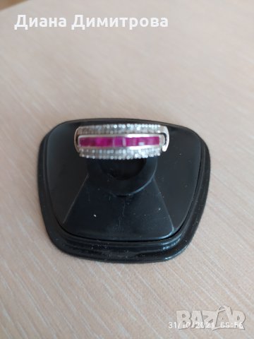 Сребърен дамски пръстен с диаманти и рубини