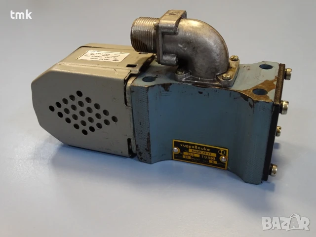 Хидравличен разпределител "Хидравлика" тип 54БПГ 73-11 Hydraulic solenoid valve 220V, снимка 2 - Резервни части за машини - 50550647