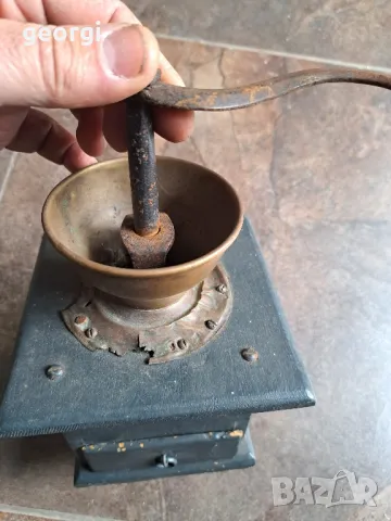 Стара мелница за кафе 24/6, снимка 2 - Антикварни и старинни предмети - 49596820