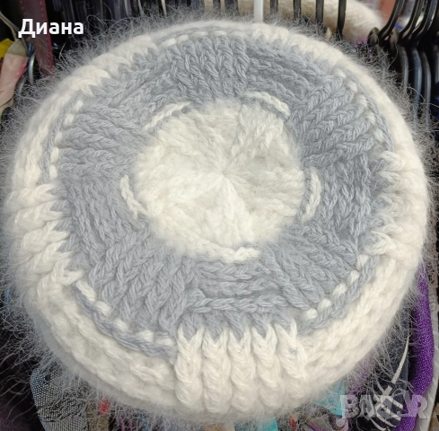 Дамски шапки-ръчно плетиво, снимка 15 - Шапки - 52945137