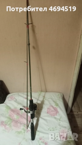 Продавам ретро въдица с макара