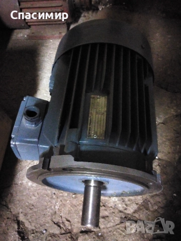 Ел двигател 2,2 kw на 940 об трифазен нов на Елма Троян 