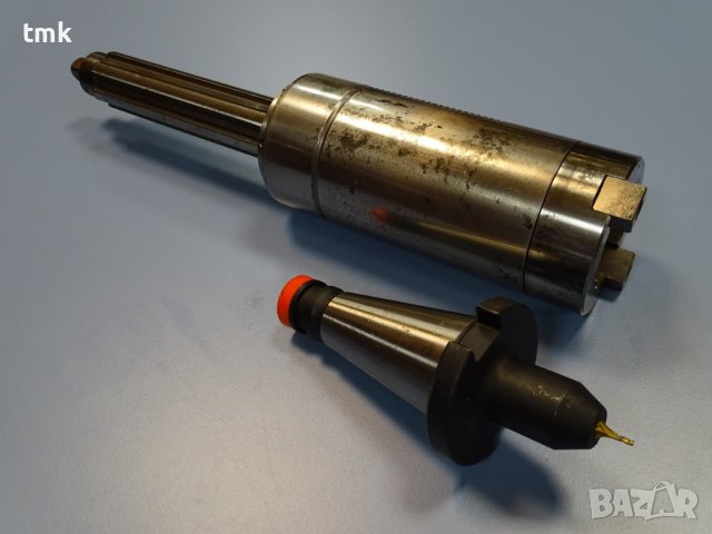 Вертикален шпиндел за фреза Deckel FP4 стандарт SK 40, снимка 8 - Резервни части за машини - 39040277