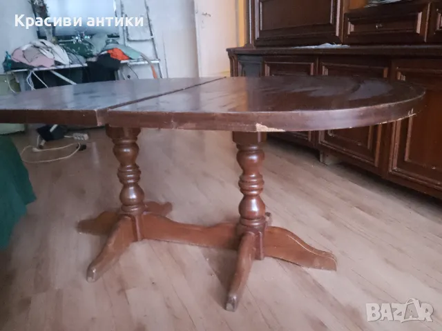 Масивна, разтегателна маса за хол