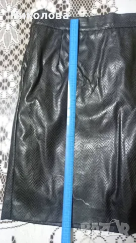Елегантен дамски кожен костюм — Парушев, идеален за празниците!, снимка 7 - Костюми - 48213441