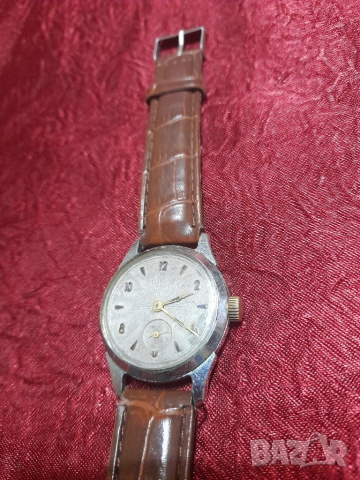 Стар механичен часовник, снимка 2 - Антикварни и старинни предмети - 36402227