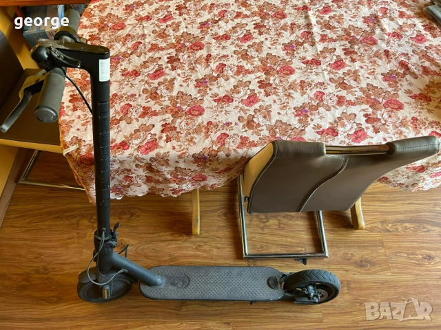 Електрическа тротинетка Xiaomi, снимка 6 - Скейтборд, ховърборд, уейвборд - 53744350