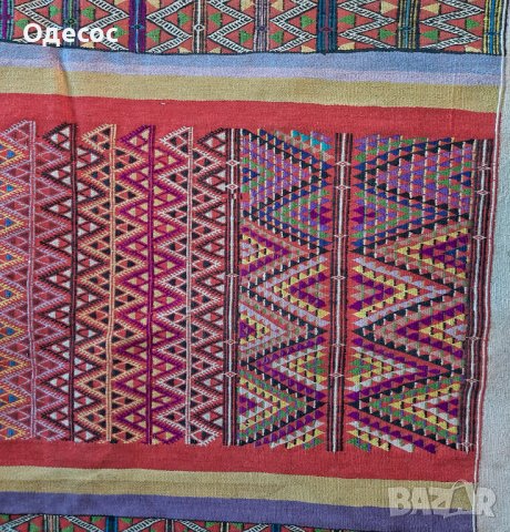 Уникален Марокански ръчно тъкан килим, снимка 5 - Антикварни и старинни предмети - 39152316