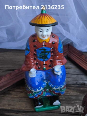 Порцеланова фигура ръчно рисувана , снимка 3 - Антикварни и старинни предмети - 51144150