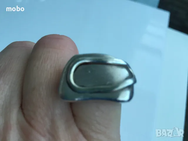 Красив сребърен пръстен,  тегло 9.98г ,проба 925. 